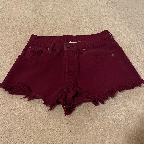 EUC American Threads Shorts - Picture 2 of 6
